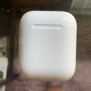 AirPods 2nd Gen w/ charging case WOB